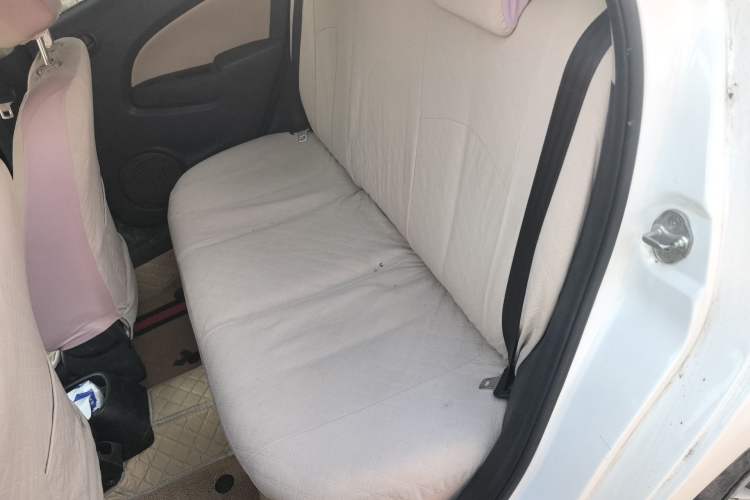 Used Mazda 2 2012 Hatchback Xuan Dong 1.3L Automatic Standard Edition Left Rear Seat
