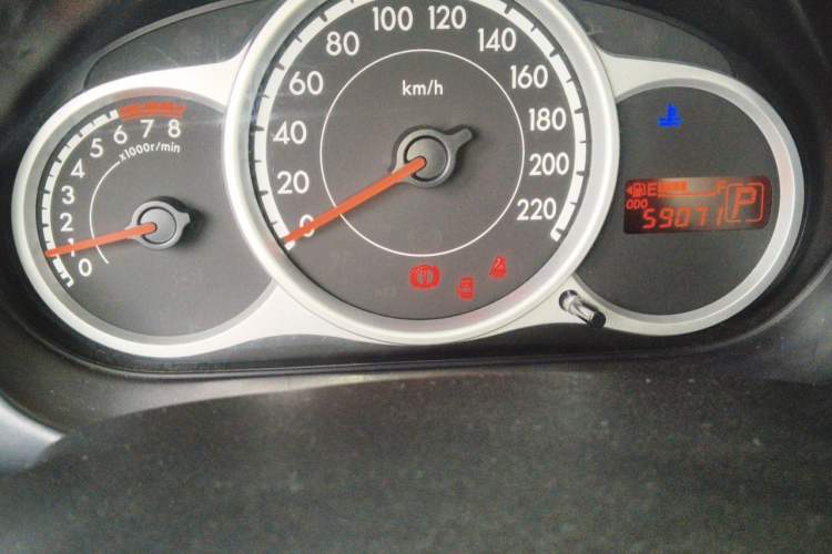 Used Mazda 2 2012 Sedan XuanDong 1.5L Automatic Fashion Edition Odometer Close Up