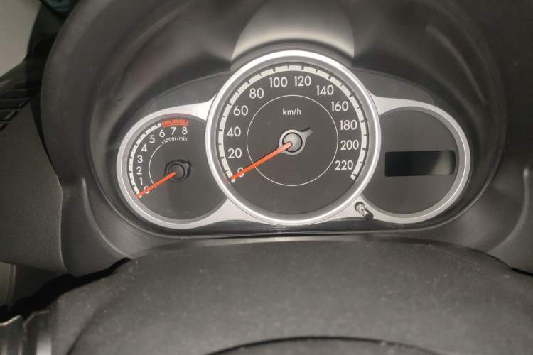 Used Mazda 2 2012 Hatchback Xuan Dong 1.5L Automatic Value Edition Odometer Close Up