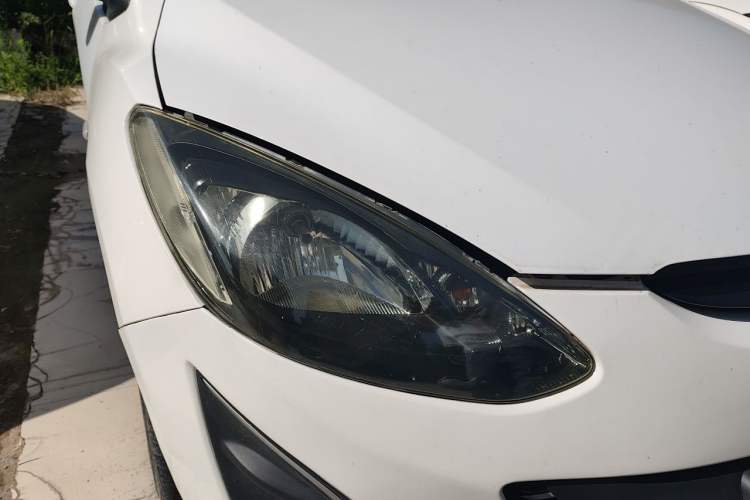 Used Mazda 2 2012 Hatchback Xuan Dong 1.5L Automatic Value Edition Right Front Headlight