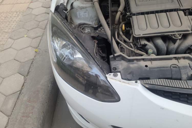 Used Mazda 2 2012 Hatchback Xuan Dong 1.5L Automatic Value Edition Right Front Headlight