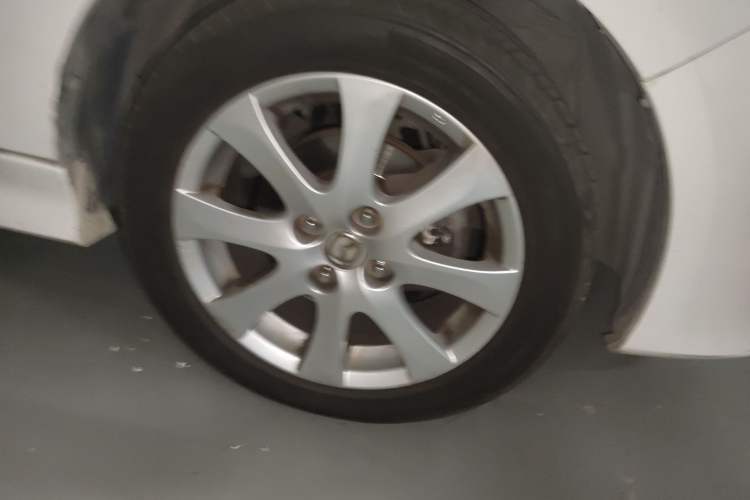 Used Mazda 2 2012 Hatchback Xuan Dong 1.5L Automatic Value Edition Right Front Wheel Hub