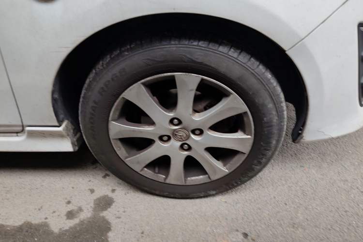 Used Mazda 2 2012 Hatchback Xuan Dong 1.5L Automatic Value Edition Right Front Wheel Hub