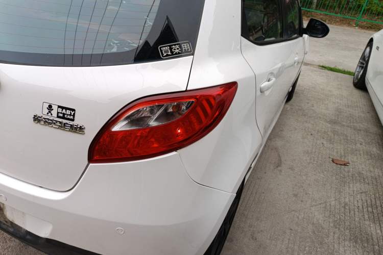 Used Mazda 2 2012 Hatchback Xuan Dong 1.5L Automatic Value Edition Right Rear Taillight