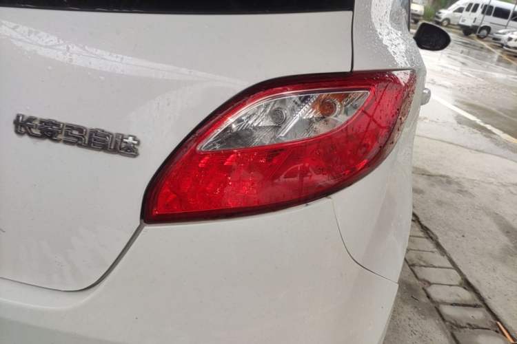 Used Mazda 2 2012 Hatchback Xuan Dong 1.3L Manual Standard Edition Right Rear Taillight
