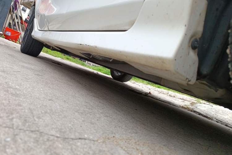Used Mazda 2 2012 Hatchback Xuan Dong 1.5L Automatic Value Edition Right Side Sill