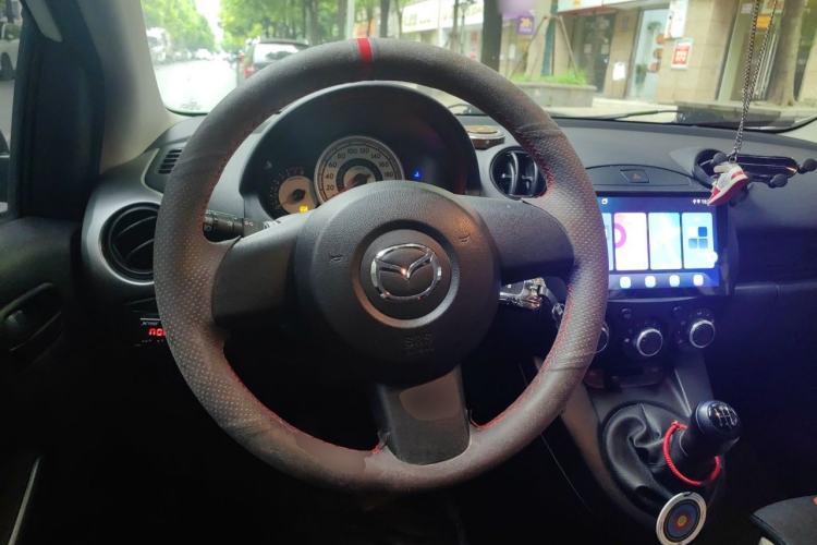 Used Mazda 2 2012 Hatchback Xuan Dong 1.3L Manual Standard Edition Steering Wheel