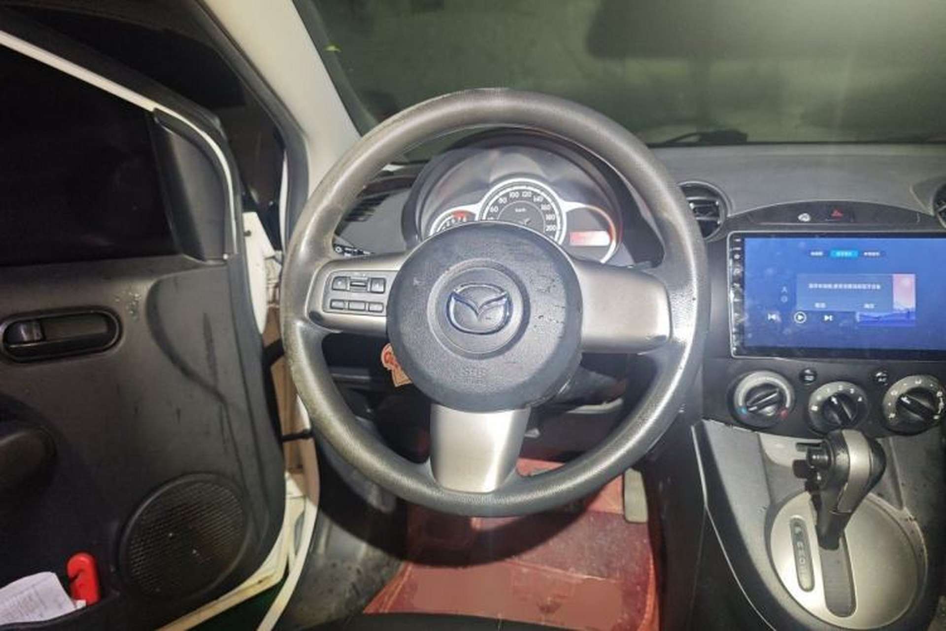 Used Mazda 2 2012 Hatchback Xuan Dong 1.5L Automatic Value Edition Steering Wheel