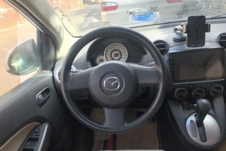 Used Mazda 2 2012 Hatchback Xuan Dong 1.3L Automatic Standard Edition Steering Wheel