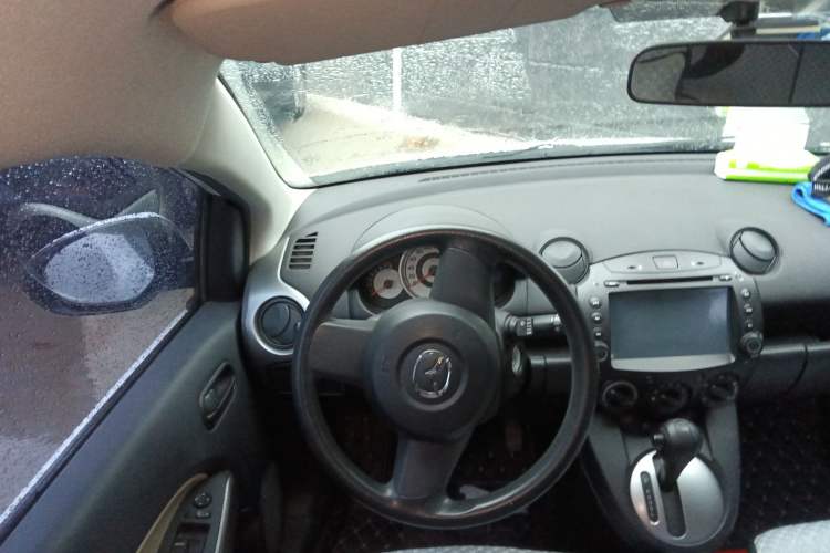 Used Mazda 2 2012 Hatchback Xuan Dong 1.3L Automatic Standard Edition Steering Wheel