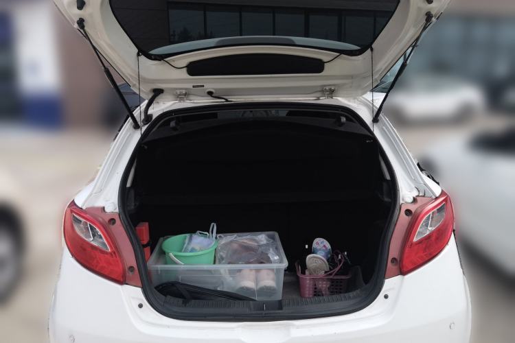 Used Mazda 2 2012 Hatchback Xuan Dong 1.5L Automatic Value Edition Trunk
