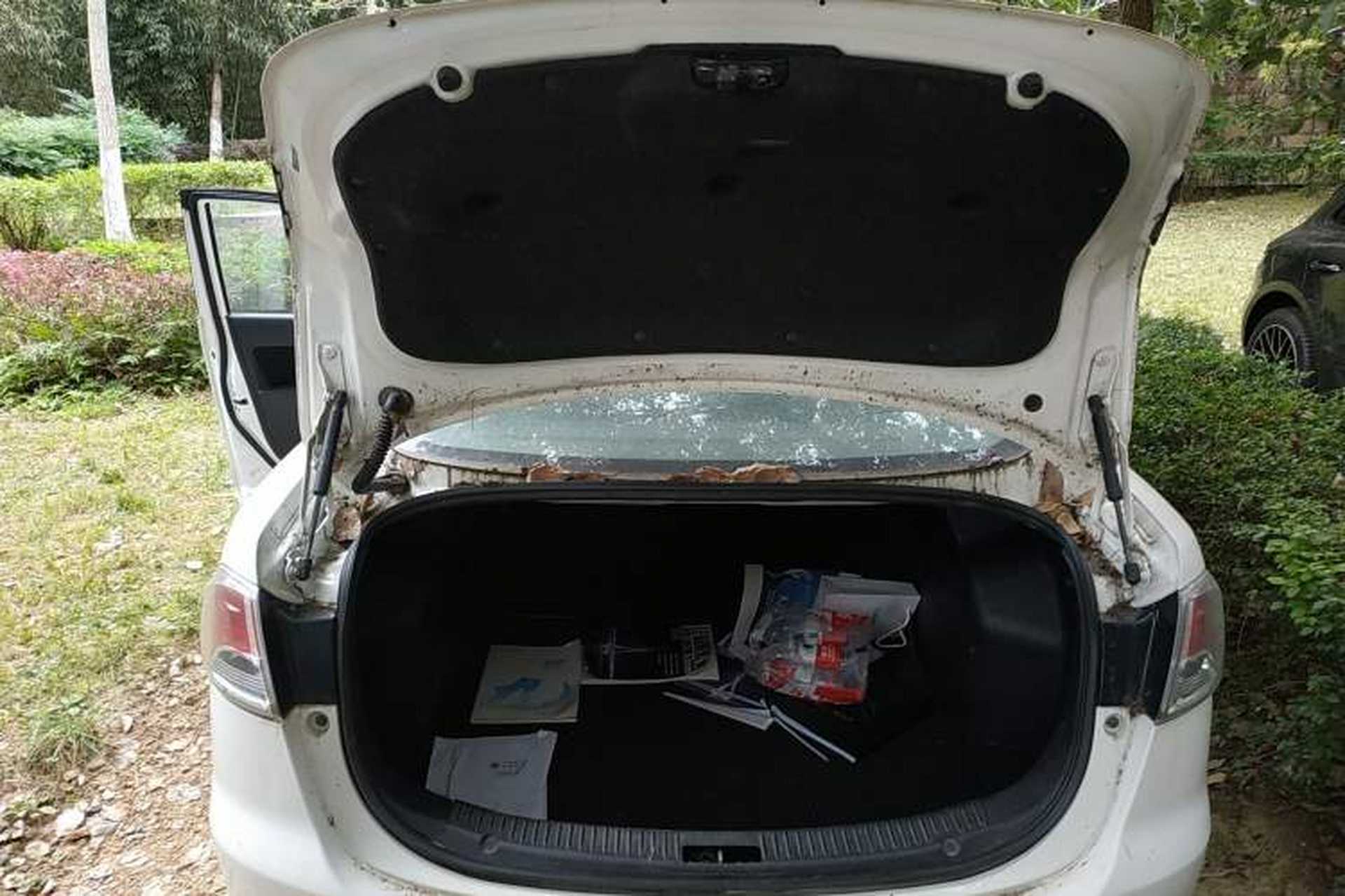 Used Mazda 2 2012 Sedan XuanDong 1.5L Manual Fashion Edition Trunk
