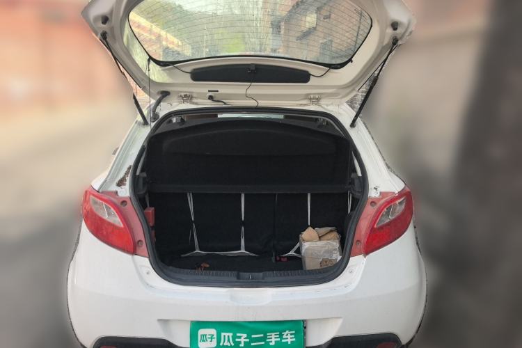 Used Mazda 2 2012 Hatchback Xuan Dong 1.3L Automatic Standard Edition Trunk