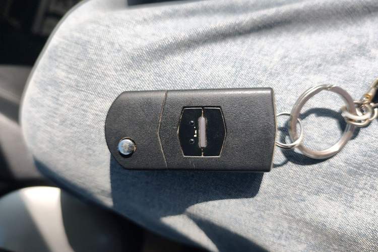Used Mazda 2 2012 Hatchback Xuan Dong 1.5L Automatic Value Edition Vehicle Key