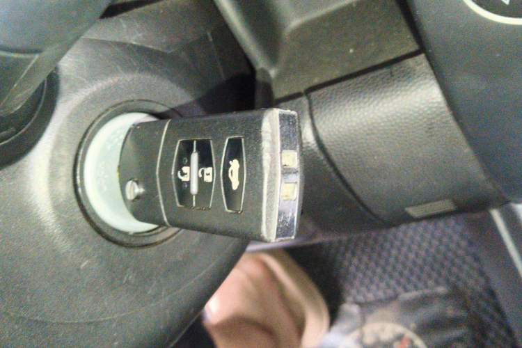Used Mazda 2 2012 Sedan XuanDong 1.5L Automatic Fashion Edition Vehicle Key