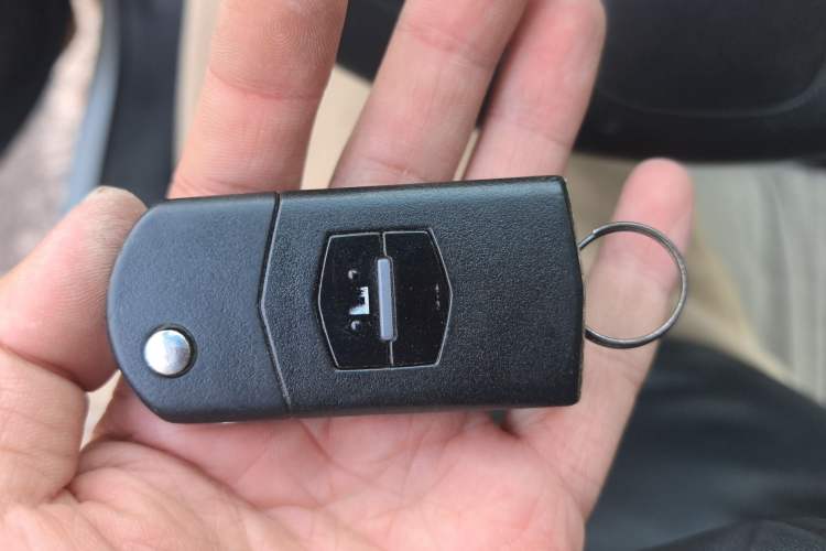 Used Mazda 2 2012 Hatchback Xuan Dong 1.3L Automatic Standard Edition Vehicle Key