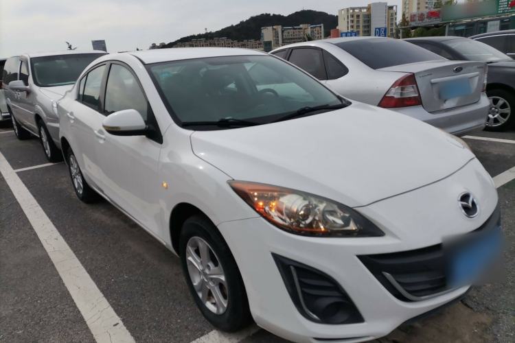 Used Mazda 3 2015 Sedan 1.6L Automatic Comfort Model Exterior 2