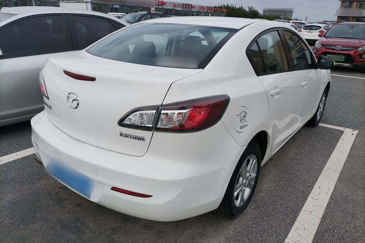 Used Mazda 3 2015 Sedan 1.6L Automatic Comfort Model Exterior 5