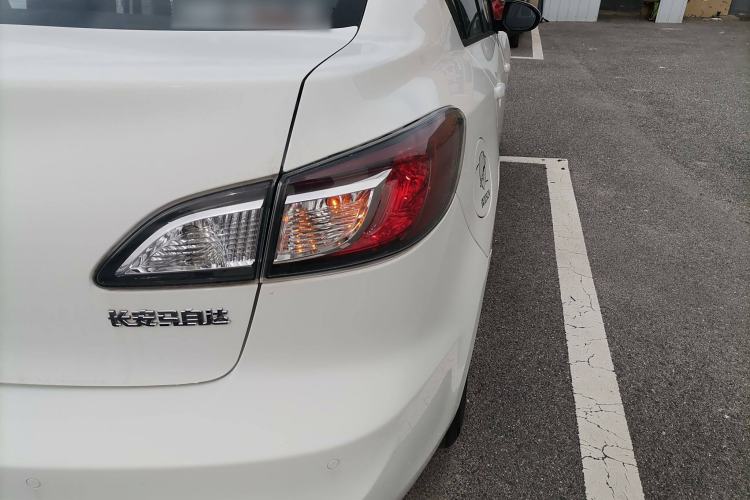 Used Mazda 3 2015 Sedan 1.6L Automatic Comfort Model Exterior 6