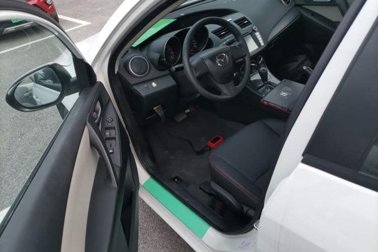 Used Mazda 3 2015 Sedan 1.6L Automatic Comfort Model Interior 3