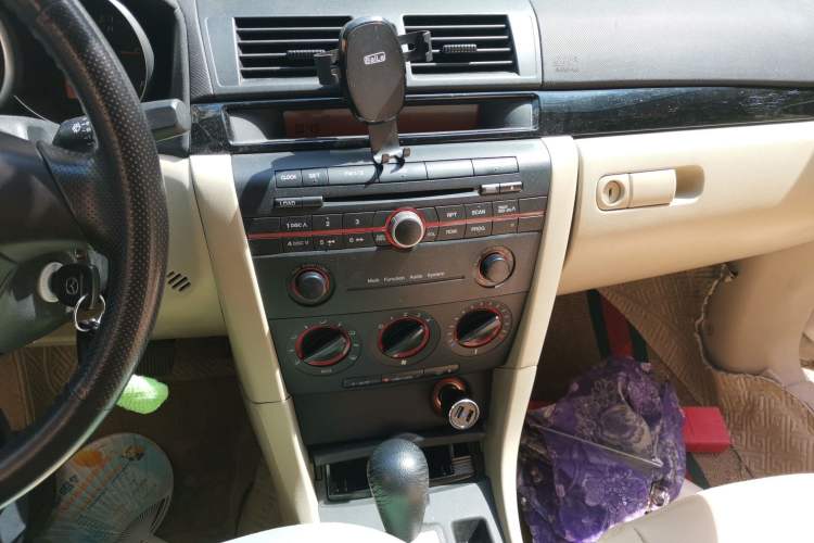 Used Mazda 3 2006 2.0L Automatic Standard Edition Audio And AC Panel