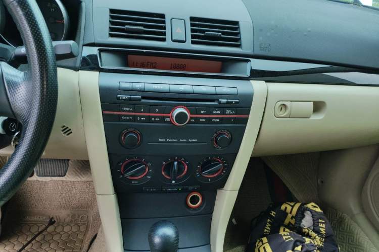 Used Mazda 3 2006 2.0L Automatic Standard Edition Audio And AC Panel