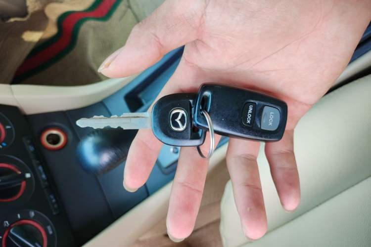 Used Mazda 3 2006 2.0L Automatic Standard Edition Vehicle Key