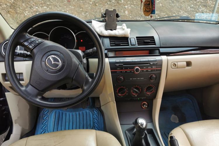 Used Mazda 3 2007 1.6L Manual Standard Edition Center Console