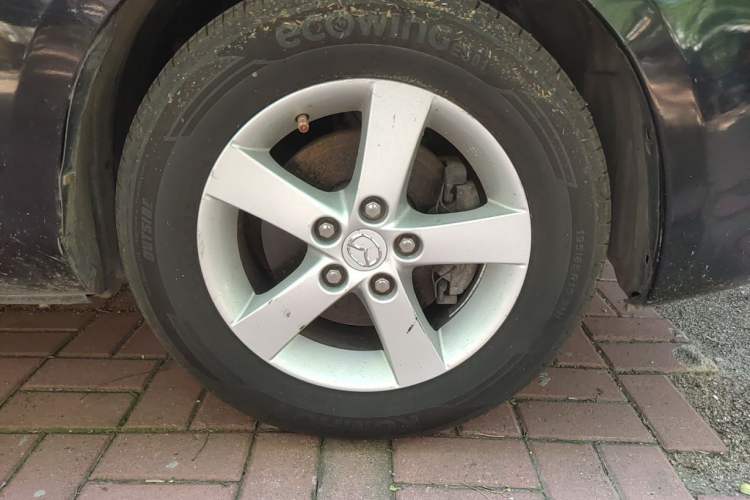 Used Mazda 3 2007 1.6L Manual Standard Edition Right Front Wheel Hub