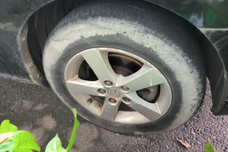 Used Mazda 3 2007 1.6L Automatic Standard Edition Right Front Wheel Hub