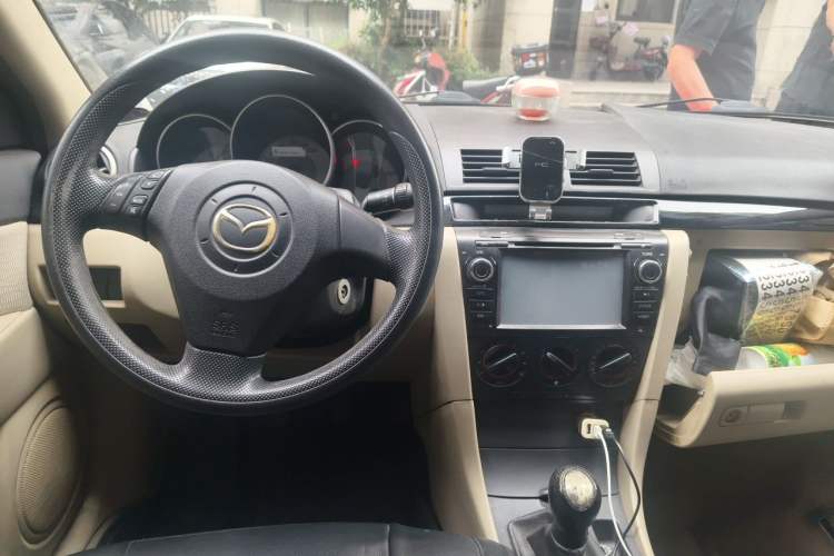 Used Mazda 3 2007 1.6L Manual Standard Edition Center Console