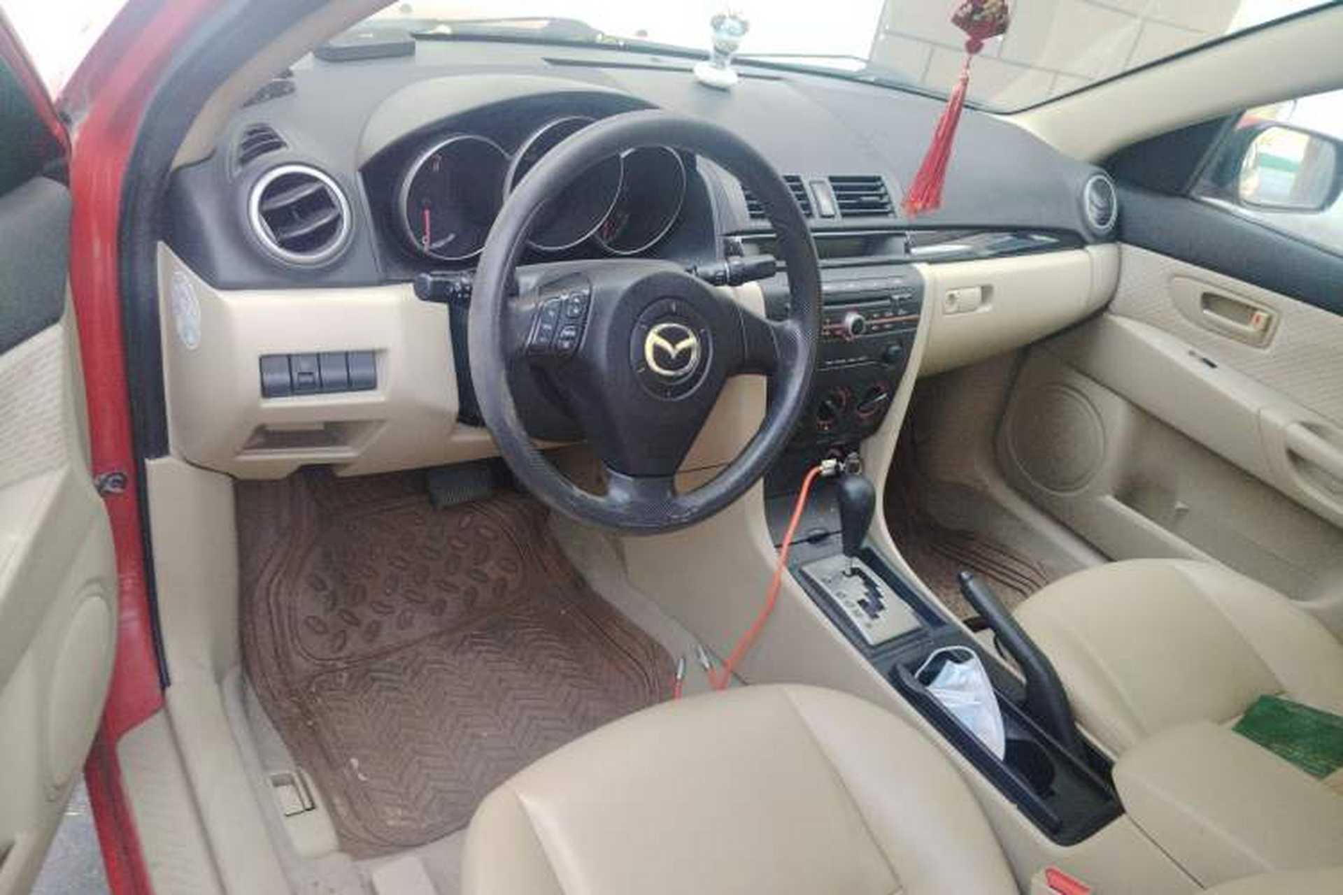 Used Mazda 3 2007 1.6L Automatic Standard Edition Center Console