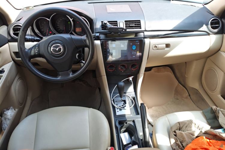 Used Mazda 3 2007 1.6L Automatic Standard Edition Center Console
