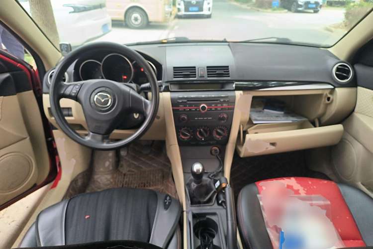 Used Mazda 3 2007 1.6L Manual Standard Edition Center Console