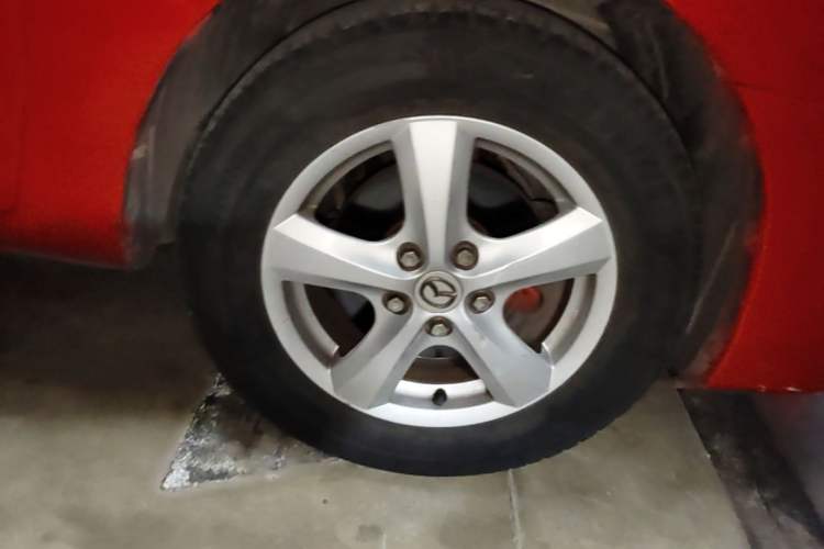 Used Mazda 3 2007 1.6L Manual Standard Edition Right Front Wheel Hub