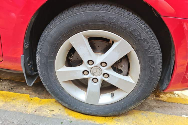 Used Mazda 3 2007 1.6L Automatic Standard Edition Right Front Wheel Hub
