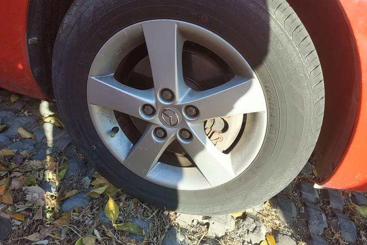 Used Mazda 3 2007 1.6L Automatic Standard Edition Right Front Wheel Hub
