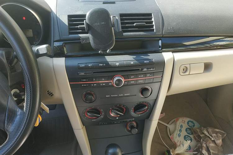 Used Mazda 3 2007 1.6L Automatic Standard Edition Audio And AC Panel