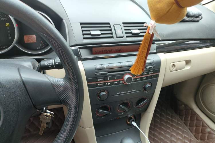 Used Mazda 3 2007 1.6L Automatic Standard Edition Audio And AC Panel