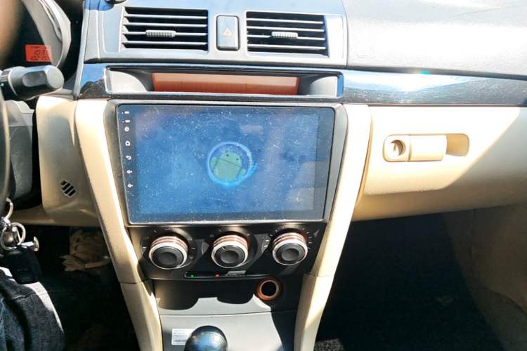 Used Mazda 3 2007 1.6L Automatic Luxury Model Audio And AC Panel