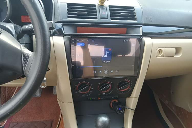 Used Mazda 3 2007 1.6L Automatic Luxury Model Audio And AC Panel