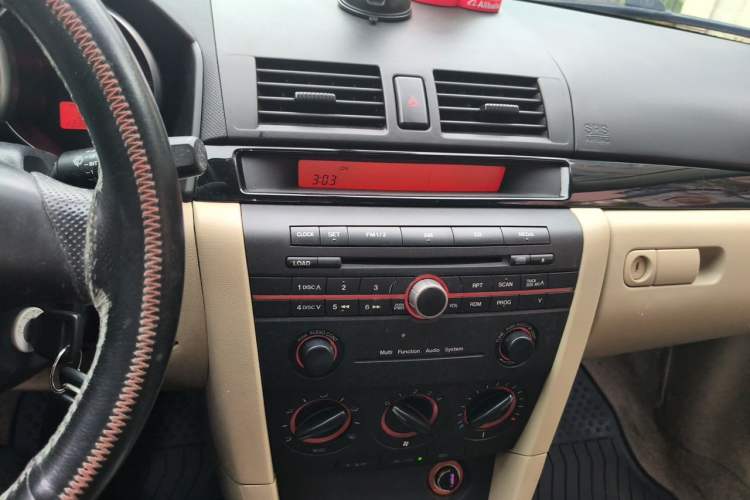 Used Mazda 3 2007 1.6L Automatic Standard Edition Audio And AC Panel
