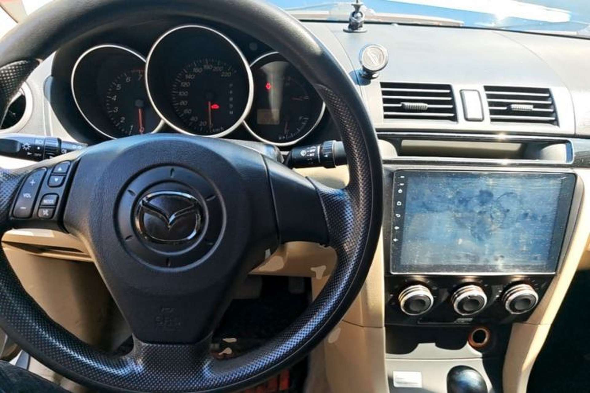 Used Mazda 3 2007 1.6L Automatic Luxury Model Center Console