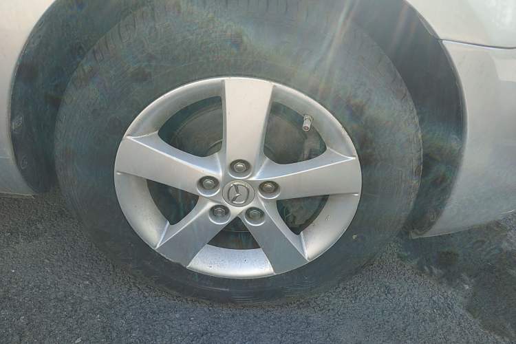 Used Mazda 3 2007 1.6L Automatic Standard Edition Right Front Wheel Hub