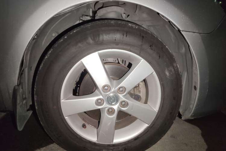 Used Mazda 3 2007 1.6L Automatic Standard Edition Right Front Wheel Hub
