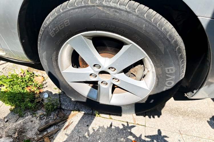Used Mazda 3 2007 1.6L Automatic Luxury Model Right Front Wheel Hub
