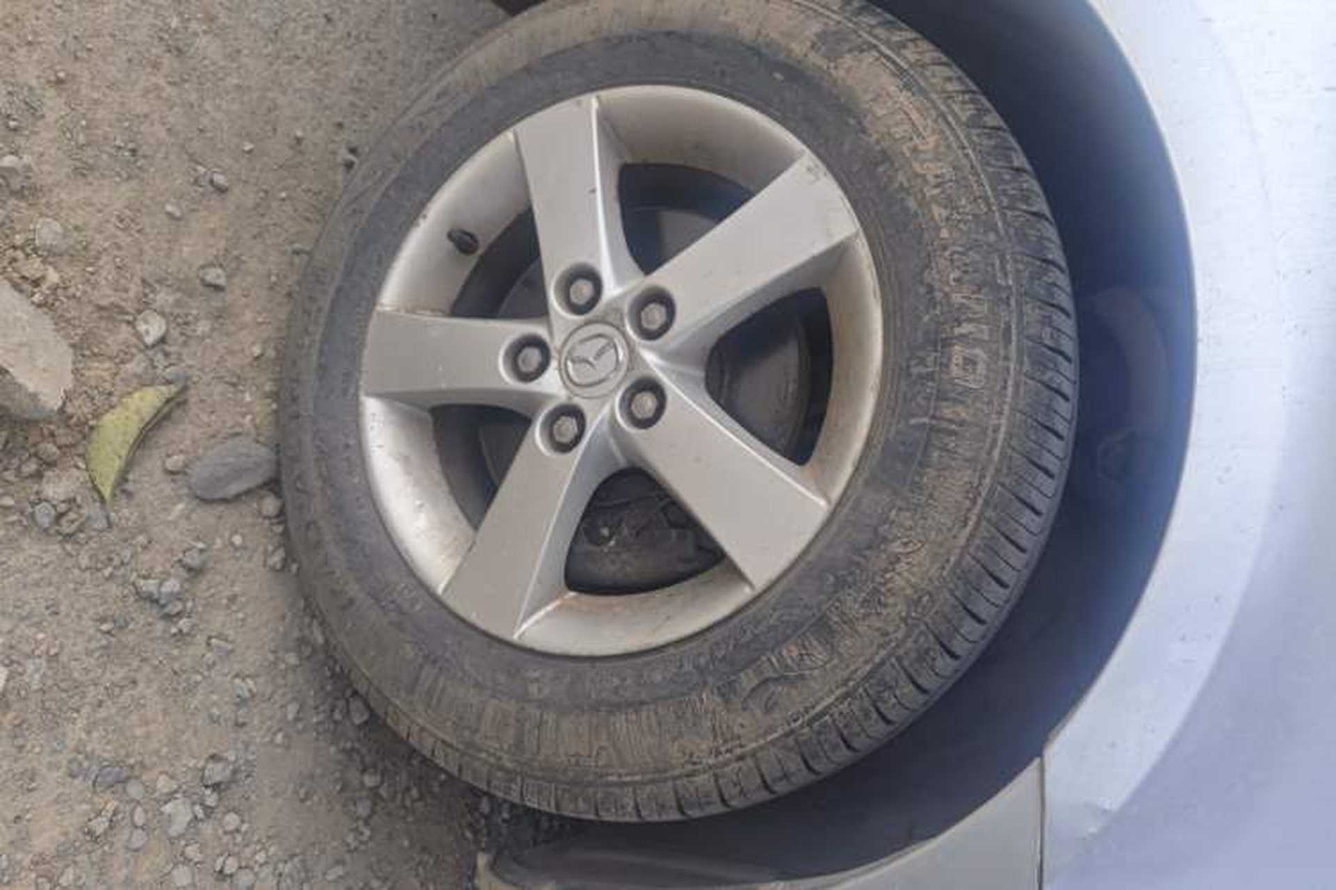 Used Mazda 3 2007 1.6L Automatic Standard Edition Right Front Wheel Hub