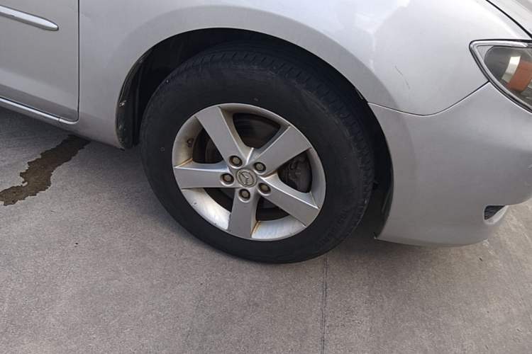 Used Mazda 3 2007 1.6L Automatic Luxury Model Right Front Wheel Hub