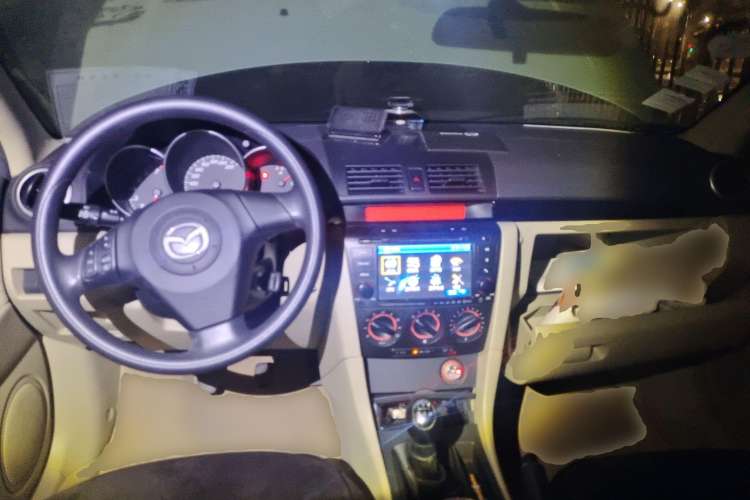 Used Mazda 3 2007 1.6L Manual Standard Edition Center Console