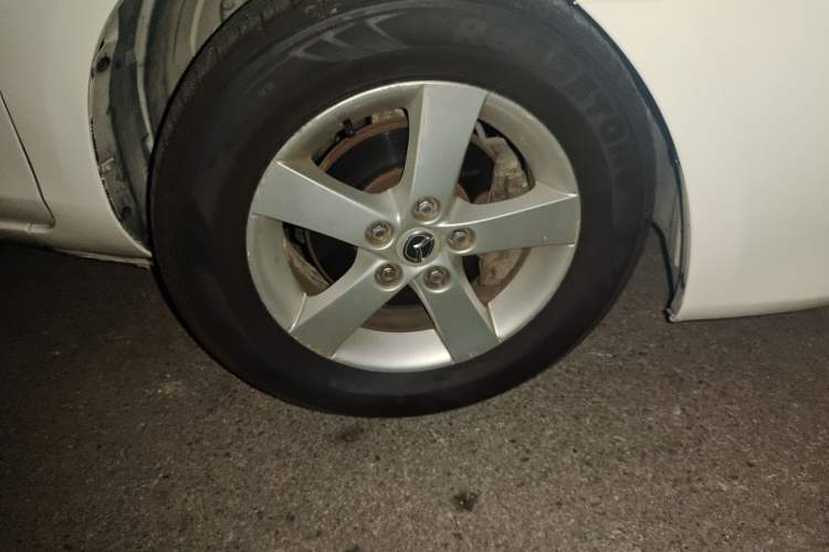 Used Mazda 3 2007 1.6L Manual Standard Edition Right Front Wheel Hub